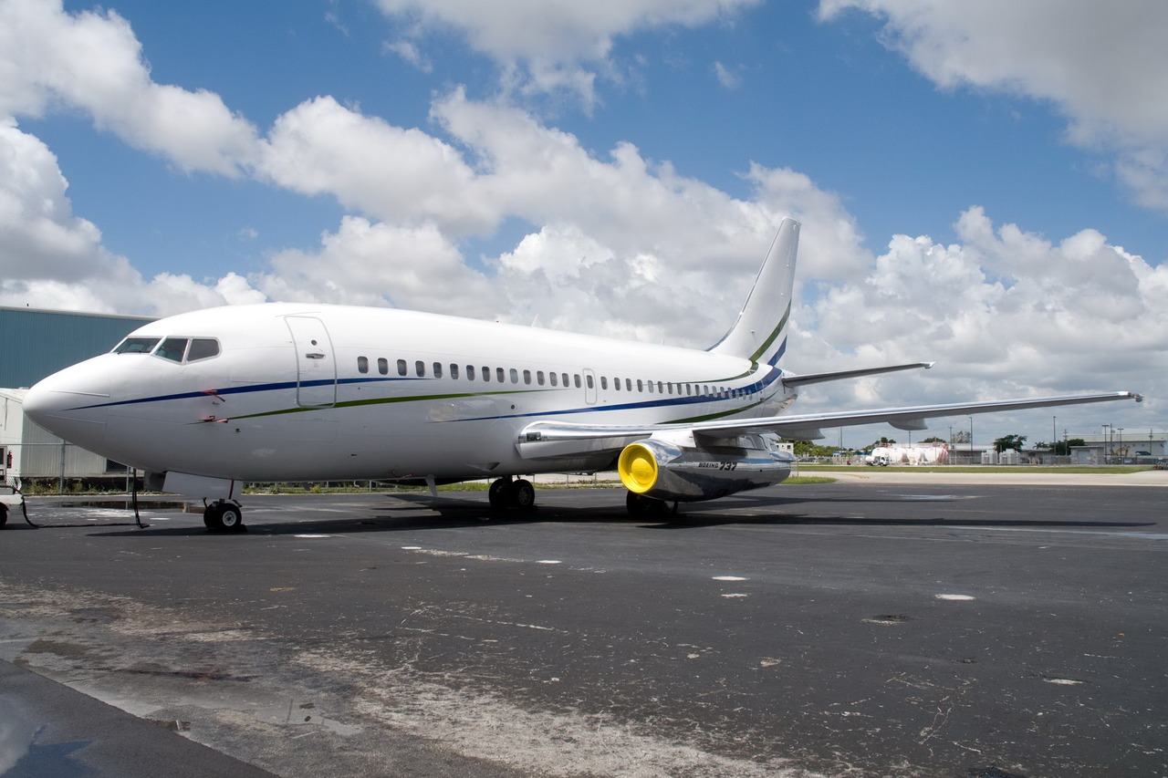 Boeing 737-200 private jet charter