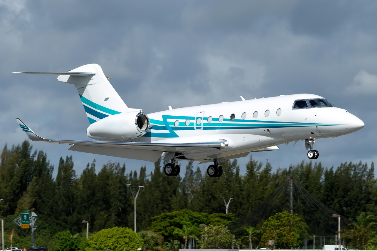 Gulfstream G280 private jet charter'