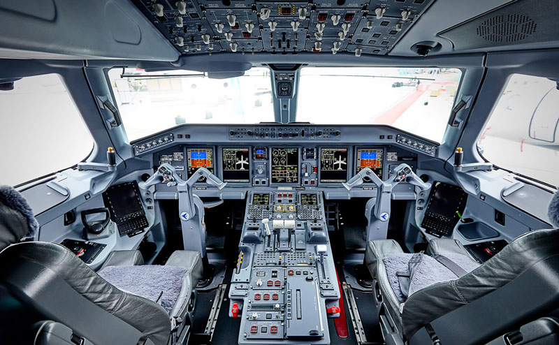 Lineage 1000E Cockpit
