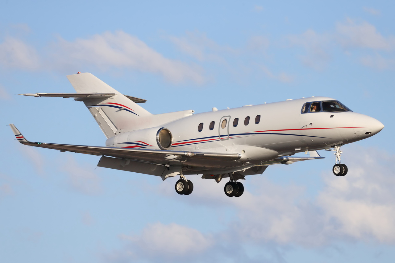 Hawker 800XPprivate jet charter